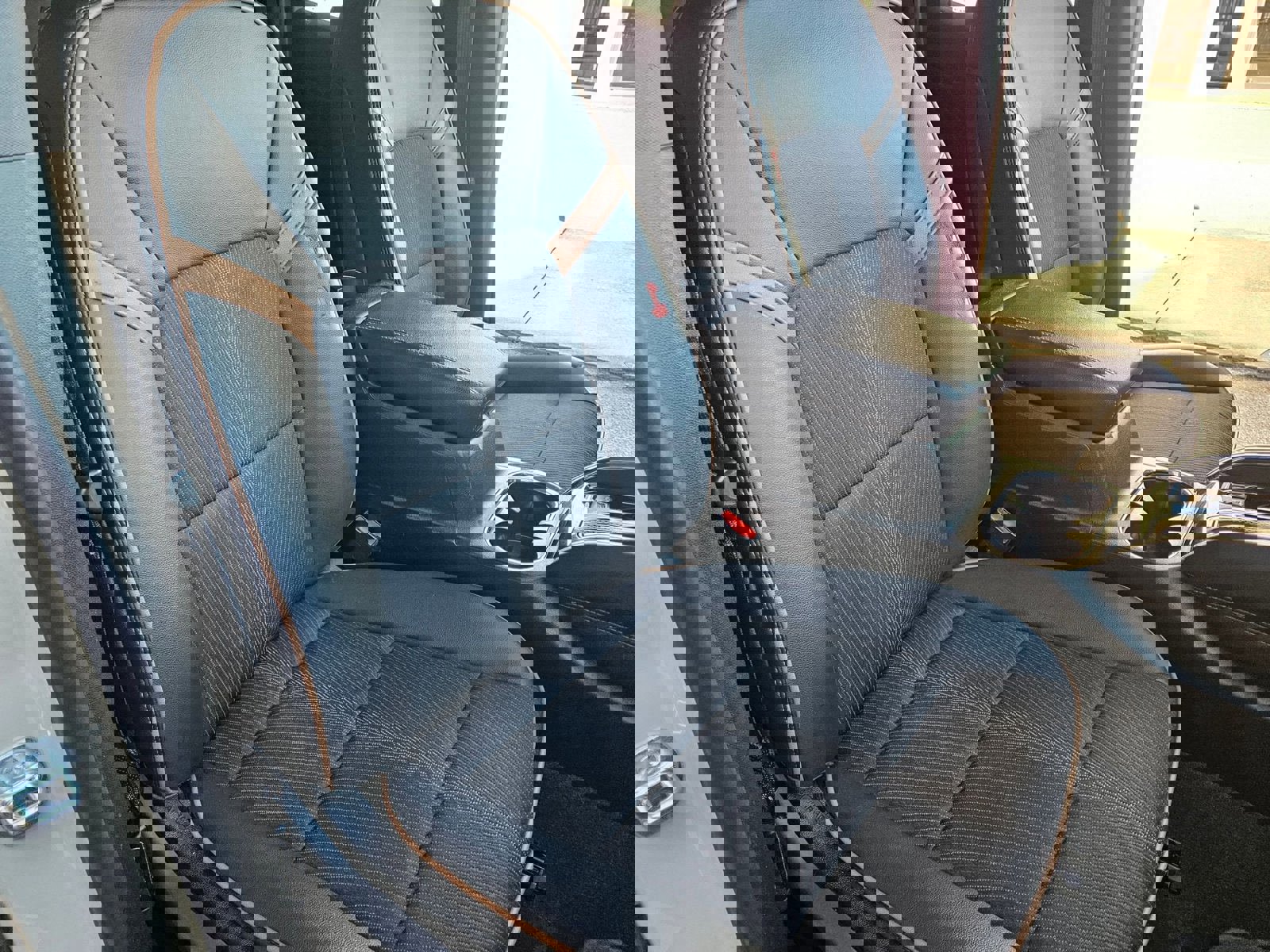 Used 2024 GMC Canyon AT4 w/ Technology Package image 28