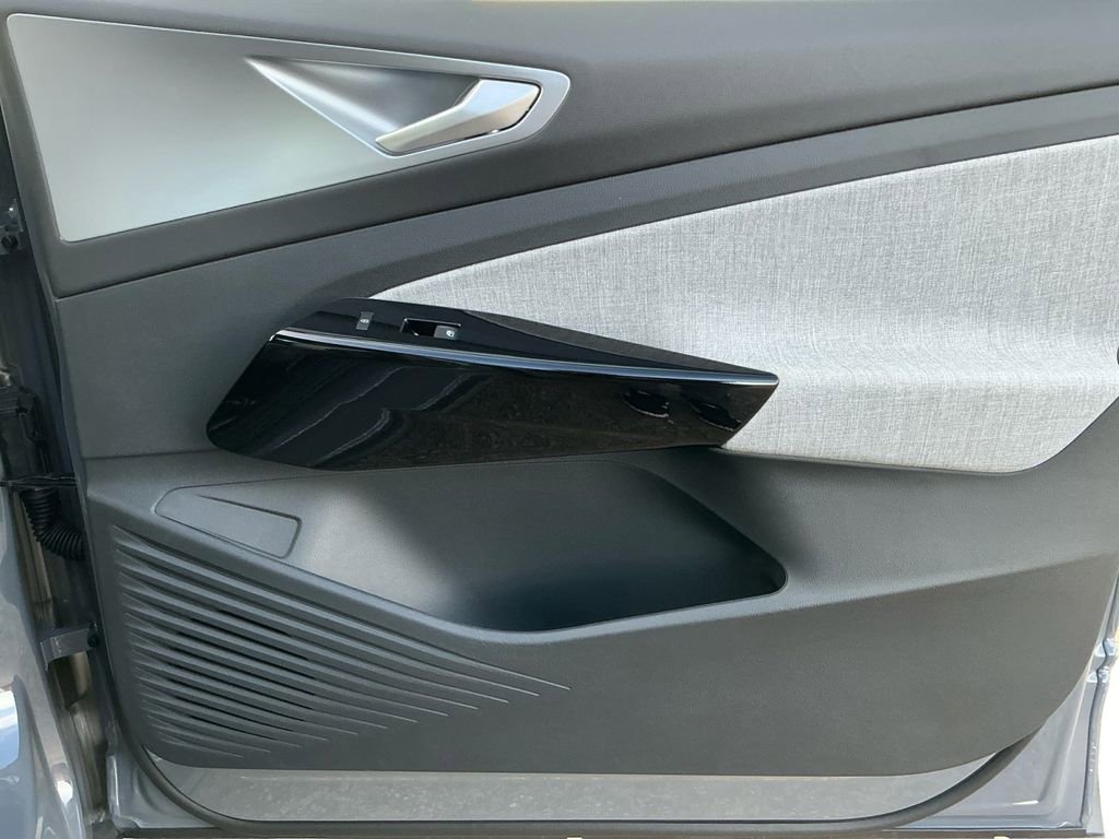 New 2026 Volkswagen ID.4 Pro image 16