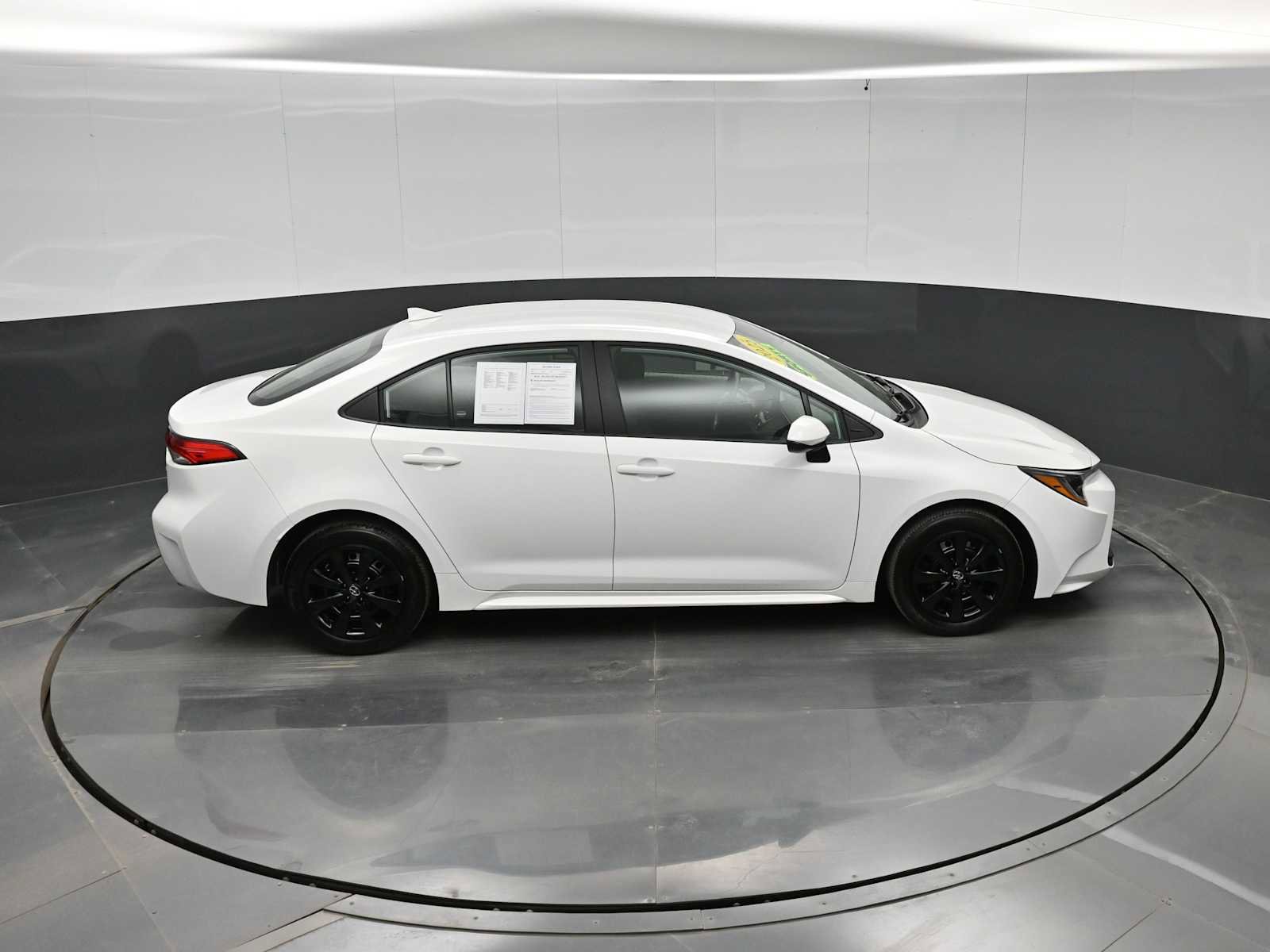Used 2025 Toyota Corolla LE FWD image 30