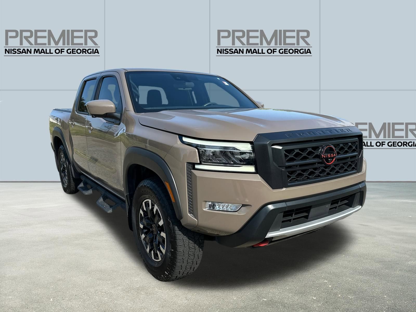 Used 2023 Nissan Frontier PRO-4X w/ Pro Convenience Package image 3