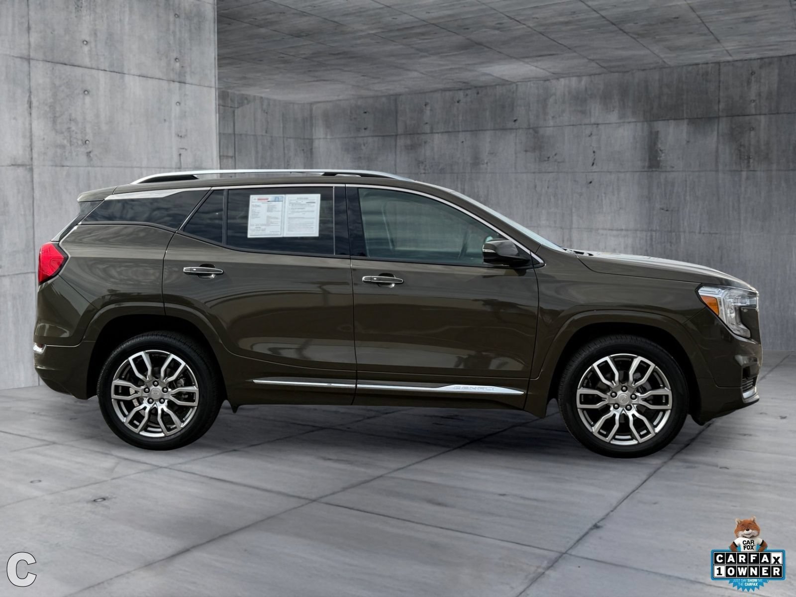 Used 2023 GMC Terrain Denali AWD/4WD image 8