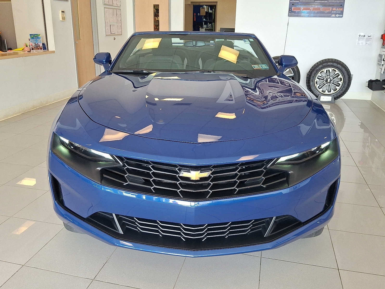 Used 2020 Chevrolet Camaro LT RWD image 2