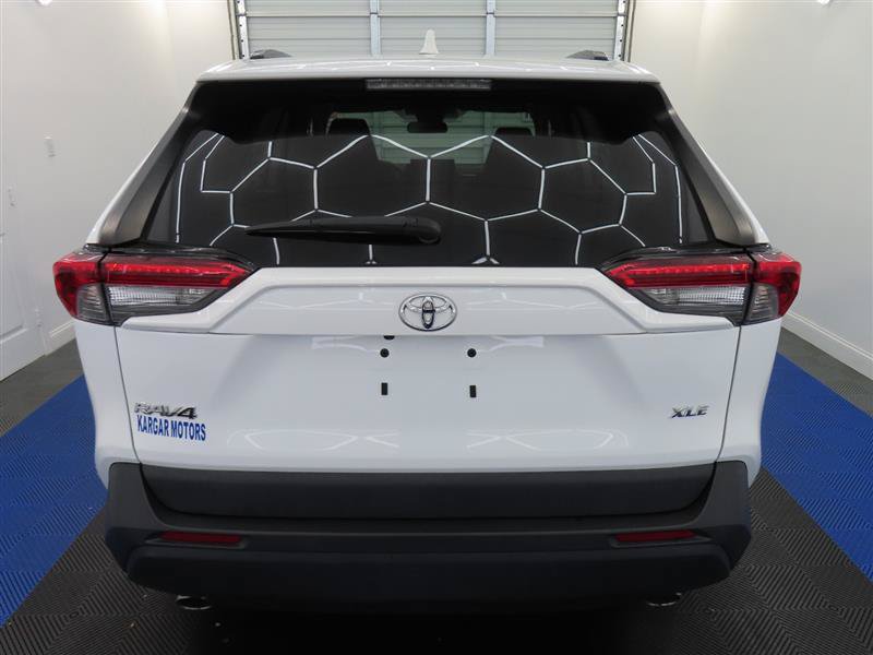 Used 2022 Toyota RAV4 XLE FWD image 11