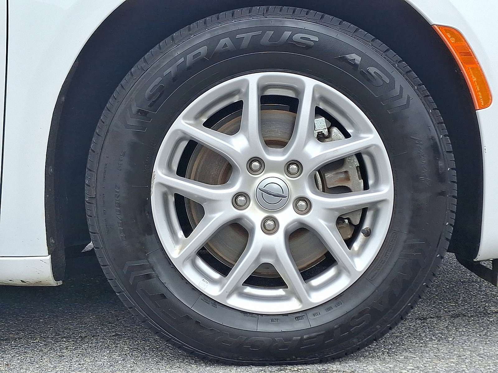 Used 2024 Chrysler Pacifica Touring-L image 8