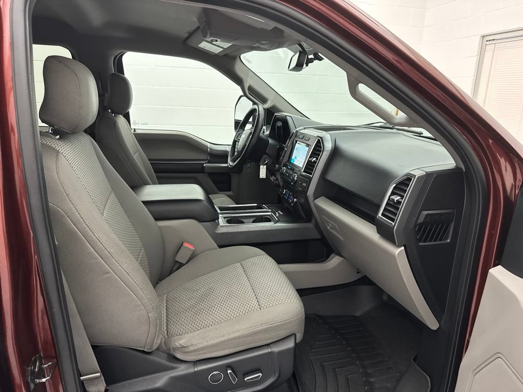 Used 2016 Ford F150 XLT w/ Equipment Group 302A Luxury AWD/4WD image 42