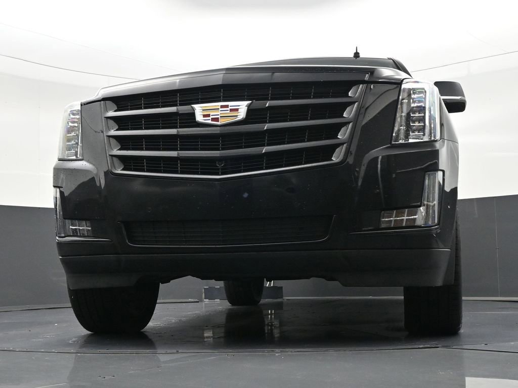 Used 2019 Cadillac Escalade ESV Luxury w/ Escalade Sport Edition image 31