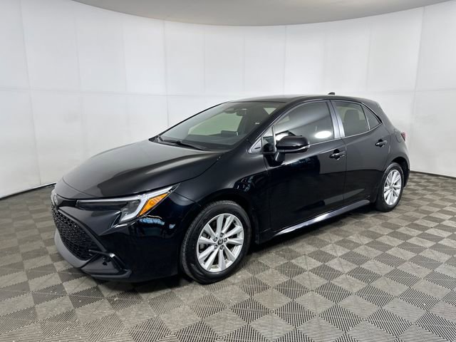 Used 2025 Toyota Corolla SE w/ SE Package image 7