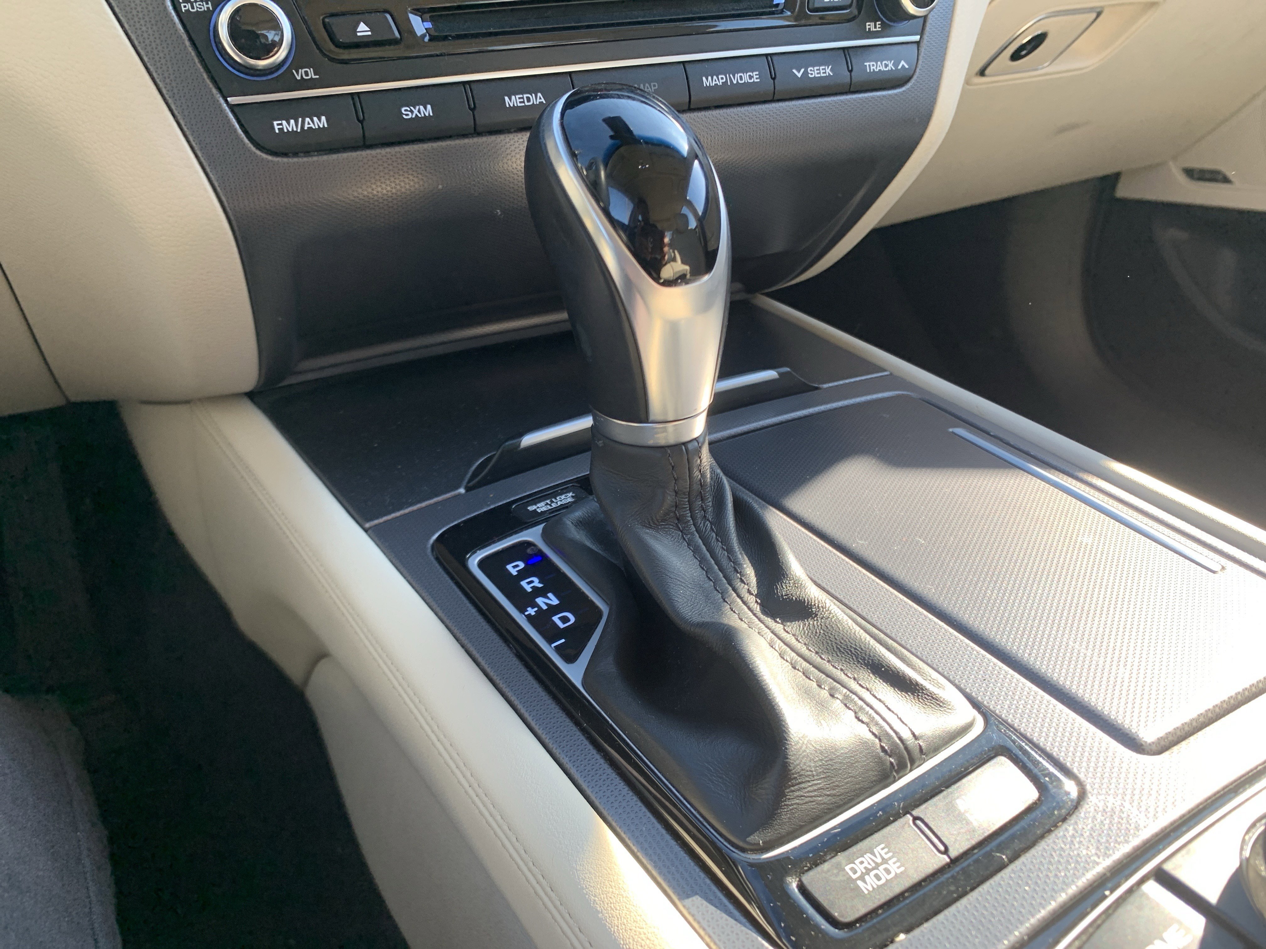 Used 2015 Hyundai Genesis 3.8 w/ Option Group 04 image 26