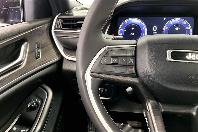 Used 2024 Jeep Grand Cherokee Limited w/ Luxury Tech Group II image 11