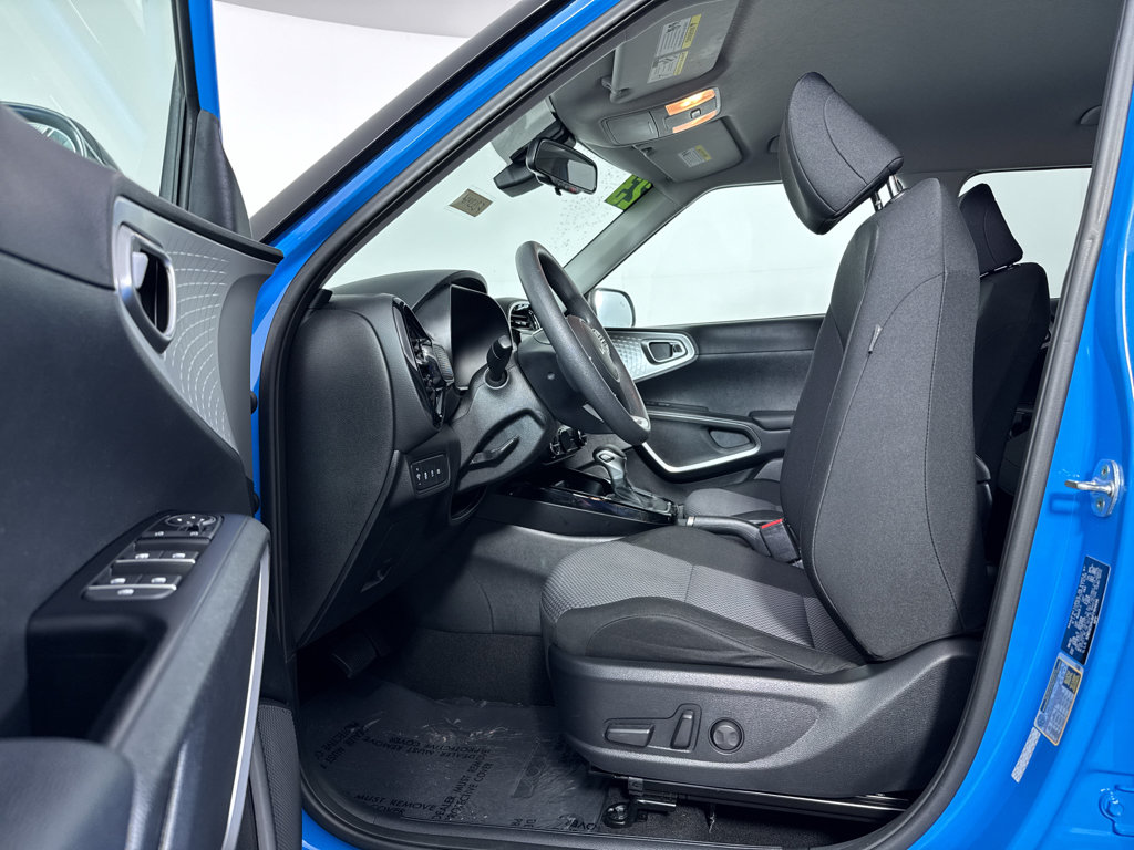 Used 2023 Kia Soul S FWD image 6