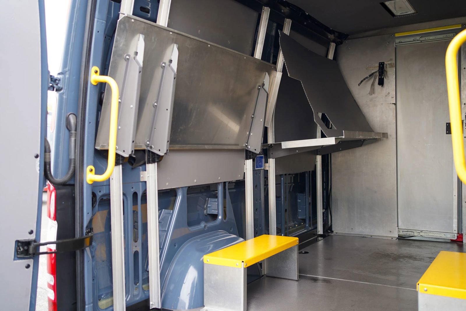 Used 2018 Mercedes-Benz Sprinter 2500 image 11