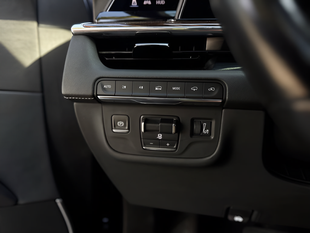 Used 2021 Cadillac Escalade ESV Premium Luxury w/ Driver Assist Tech Package AWD/4WD image 13