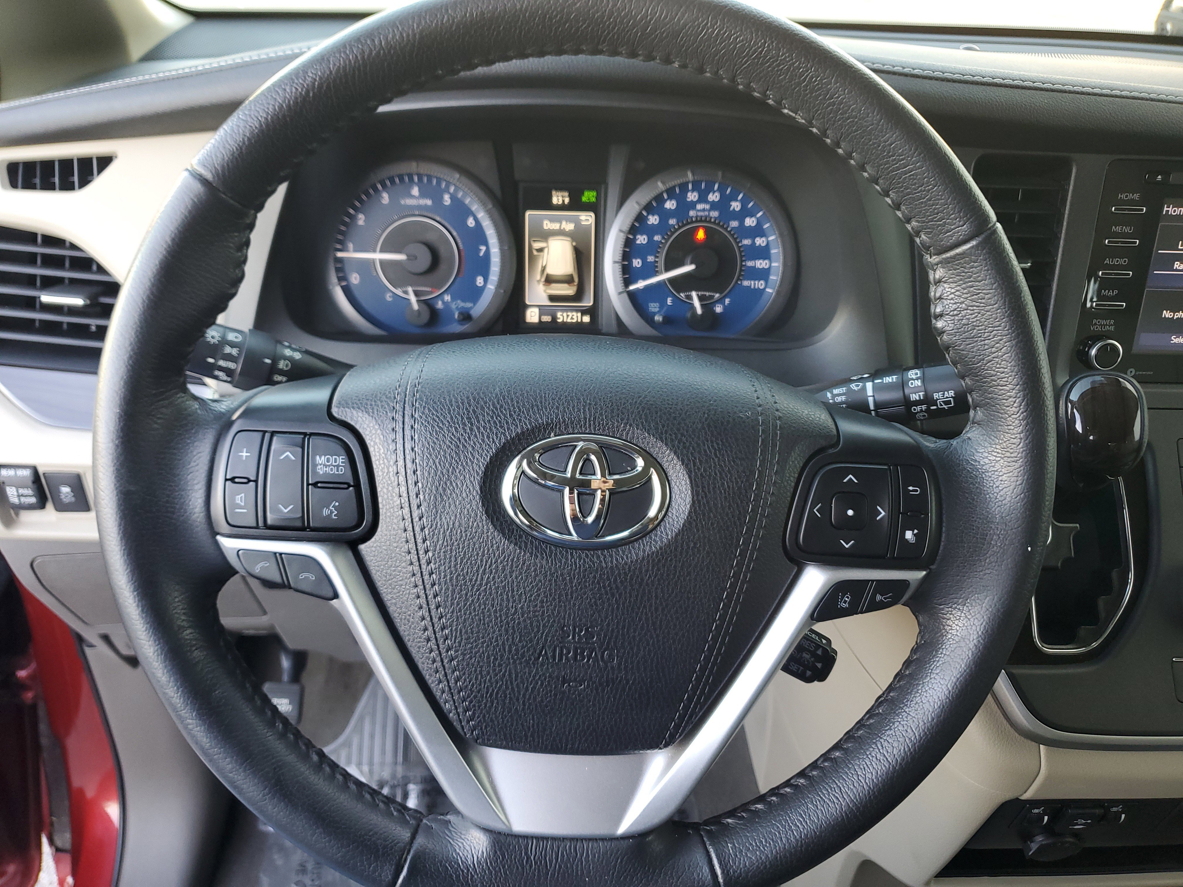 Used 2020 Toyota Sienna XLE image 23