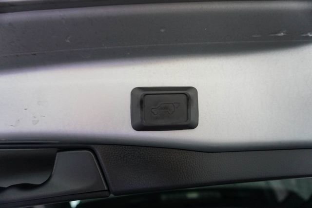 Used 2019 Toyota RAV4 XLE w/ Convenience Package image 14