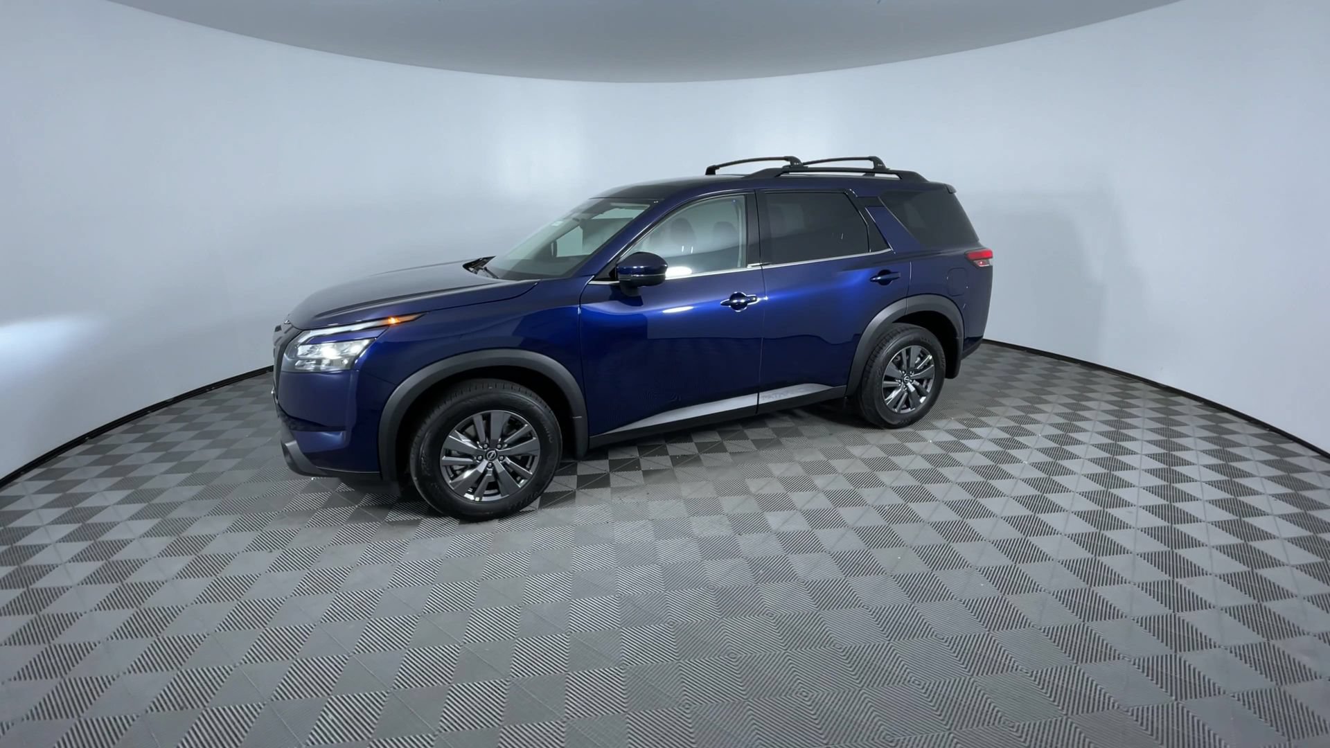 Certified 2025 Nissan Pathfinder SV w/ Black Appearance Package AWD/4WD image 4