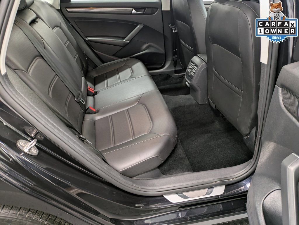 Used 2020 Volkswagen Passat 2.0T R-Line image 28