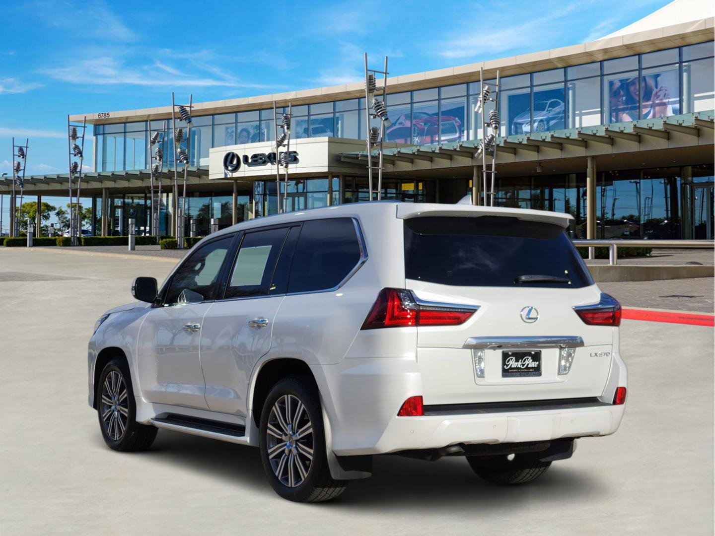 Used 2016 Lexus LX 570 4WD image 4