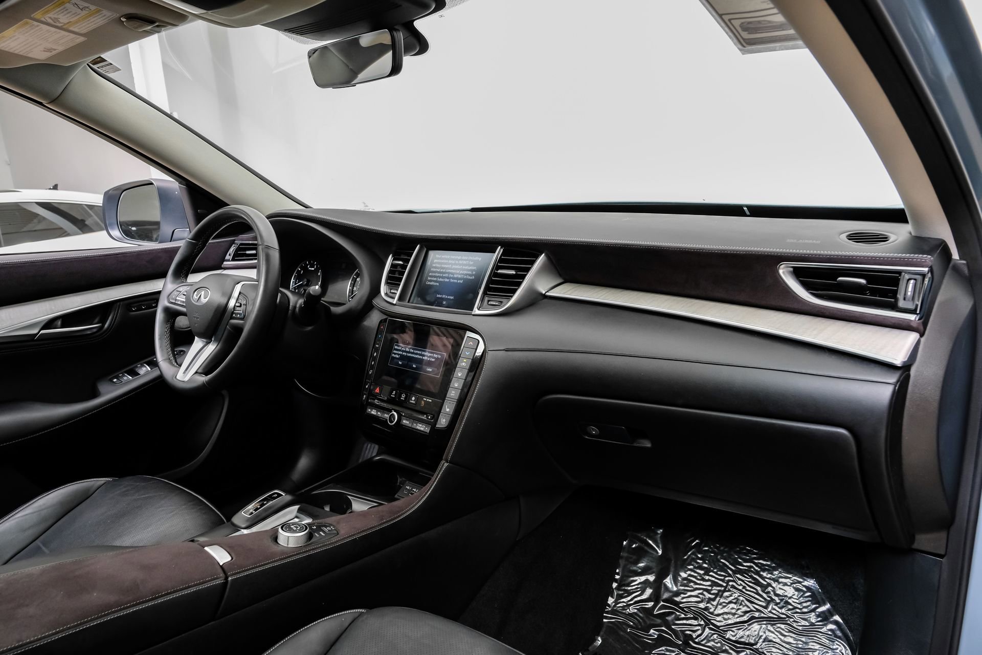 Used 2023 INFINITI QX50 Sensory image 17