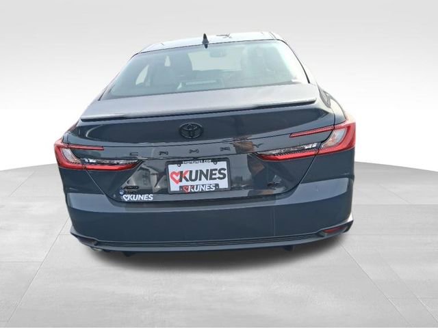 Used 2025 Toyota Camry SE w/ Convenience Package image 3