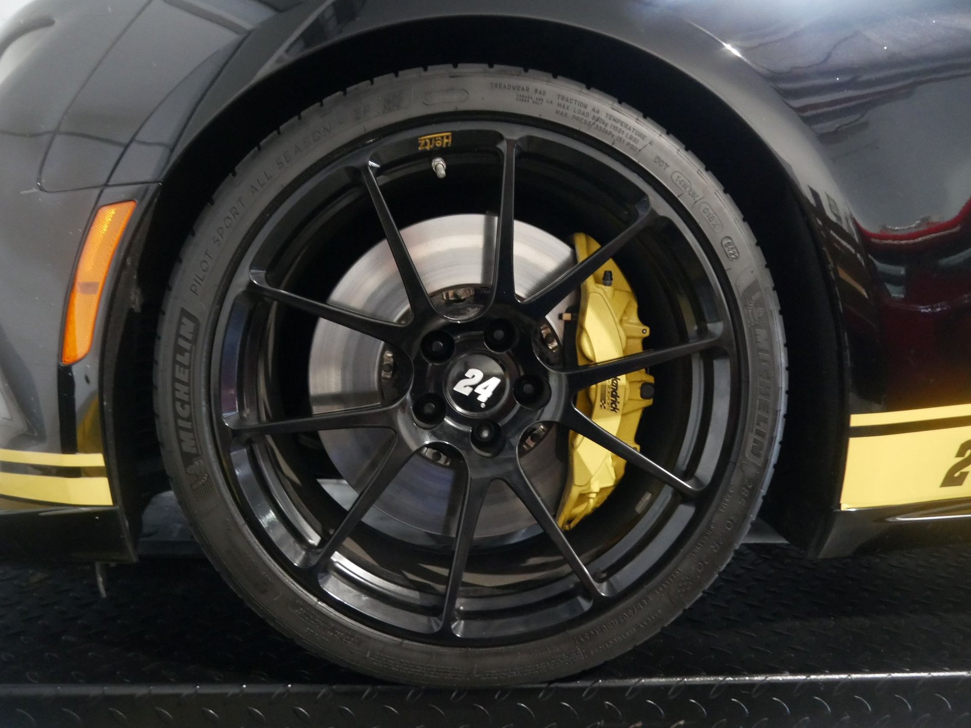 Used 2020 Chevrolet Camaro ZL1 RWD image 88