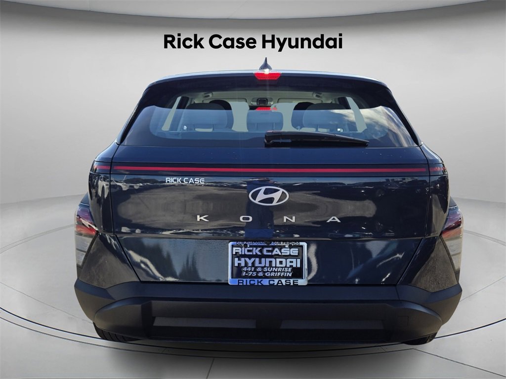 Certified 2024 Hyundai Kona SE image 6