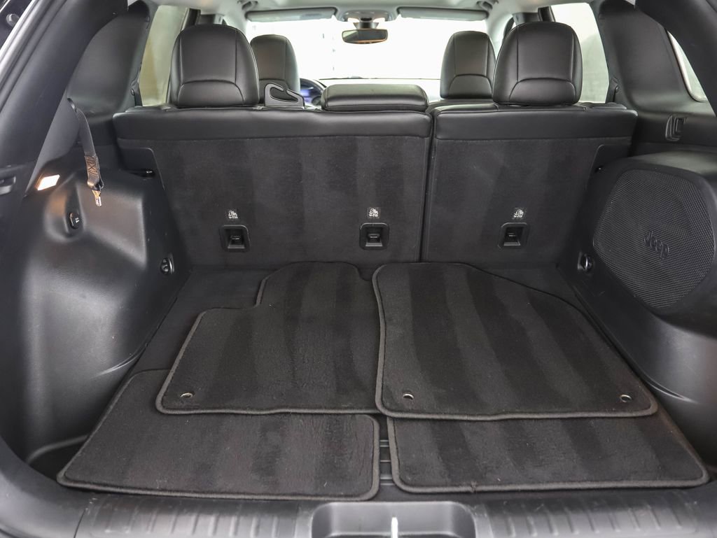 Used 2020 Jeep Cherokee Limited image 25