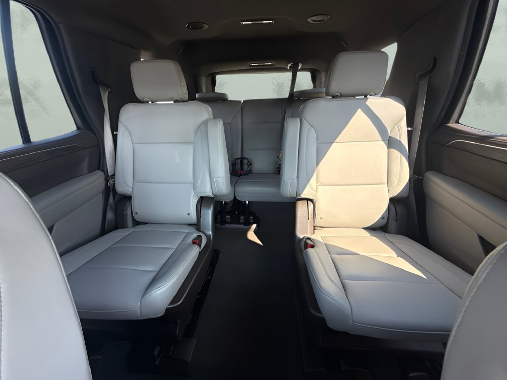 Used 2022 Chevrolet Tahoe LT w/ Luxury Package AWD/4WD image 10