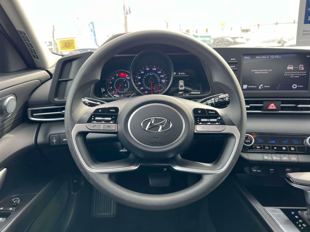 Used 2023 Hyundai Elantra SEL image 15