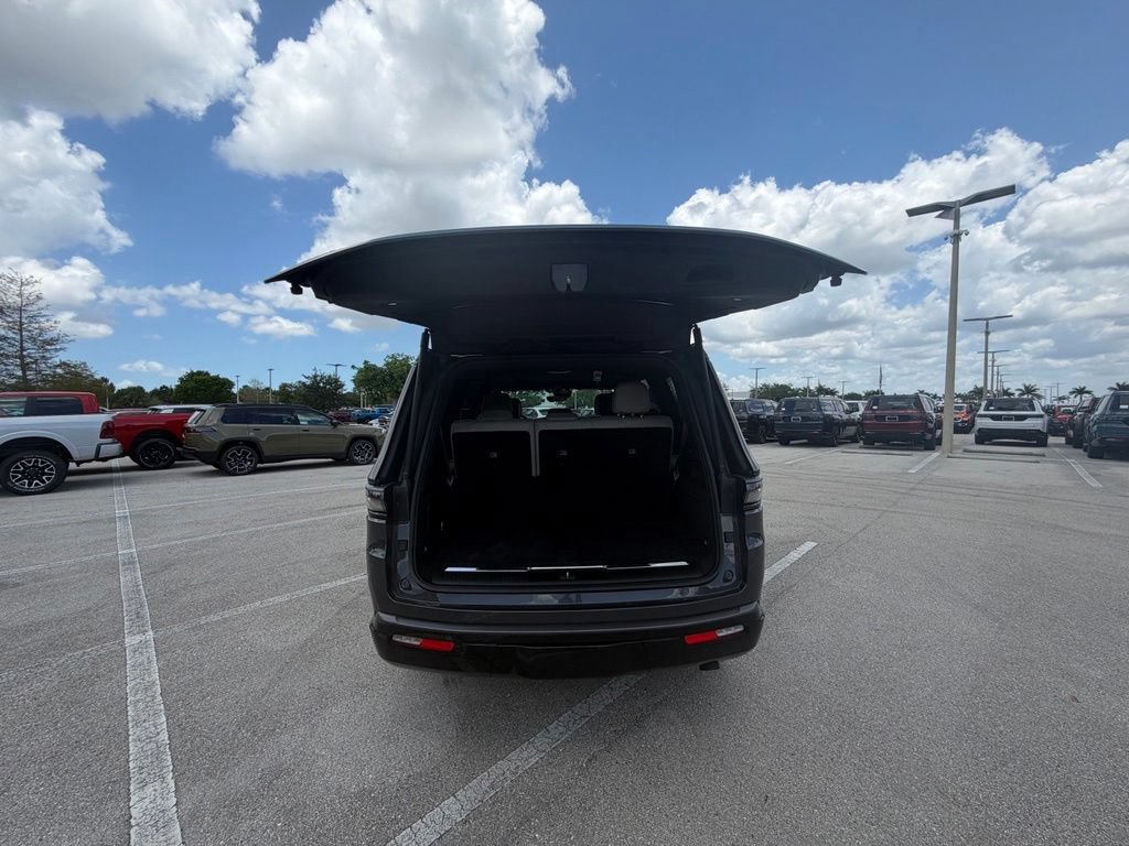 New 2026 Jeep Grand Wagoneer Summit w/ 8-Passenger Seating Package AWD/4WD image 44