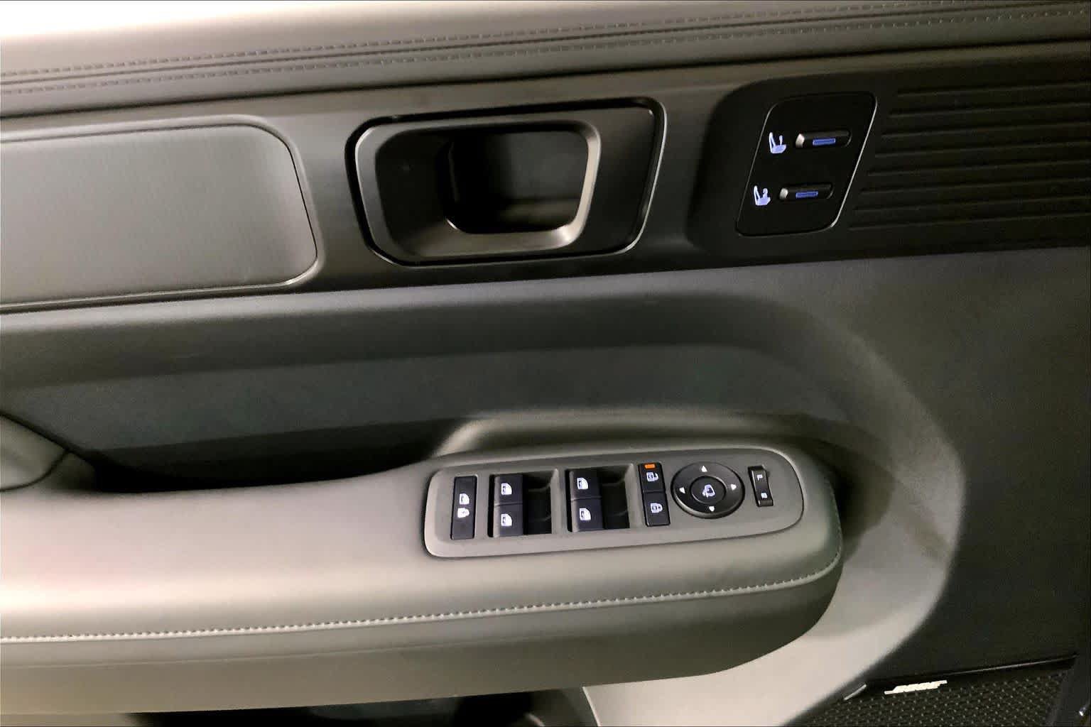 Used 2026 Hyundai Santa Fe Calligraphy AWD/4WD image 35