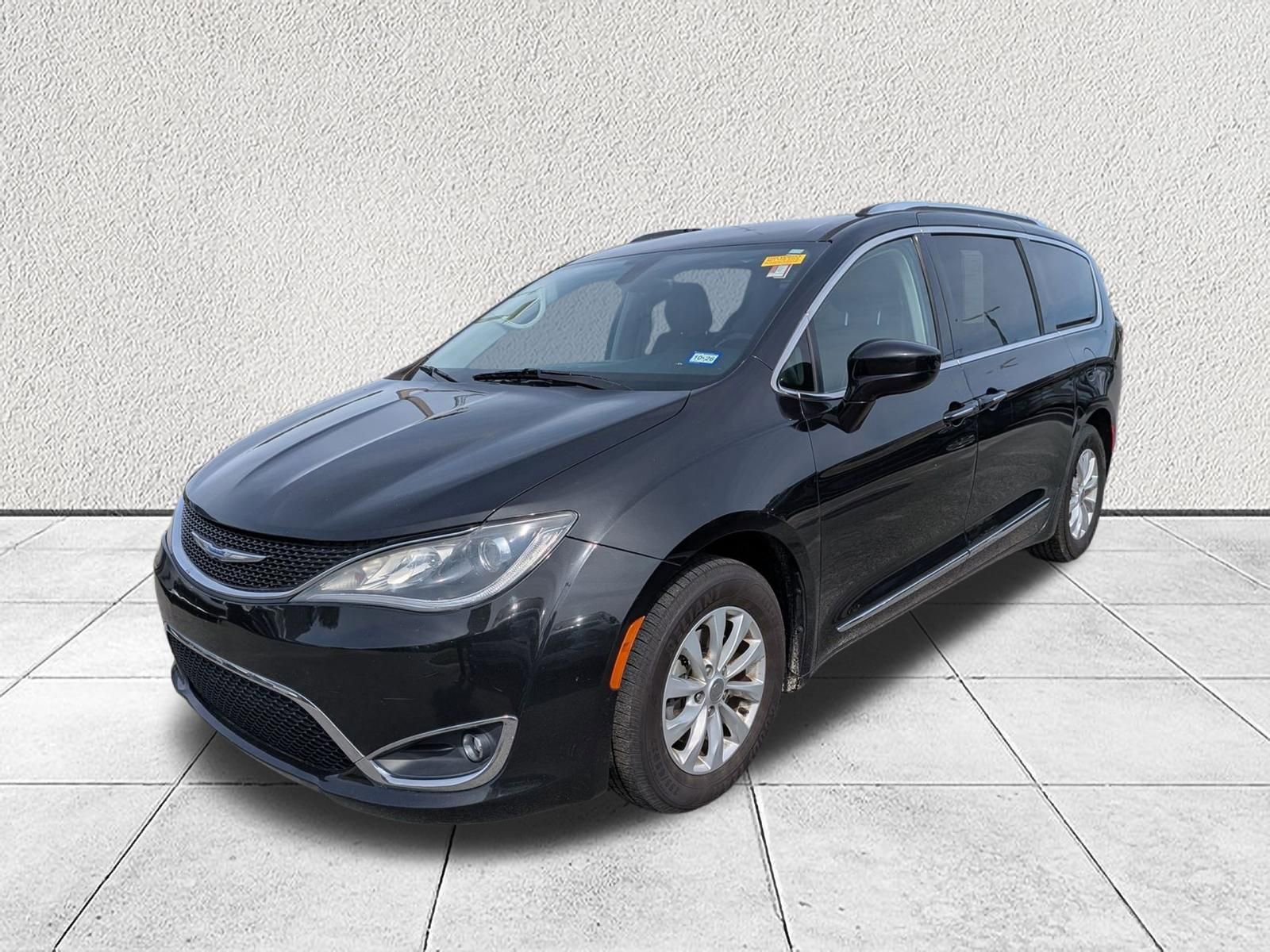 Used 2019 Chrysler Pacifica Touring-L FWD image 7