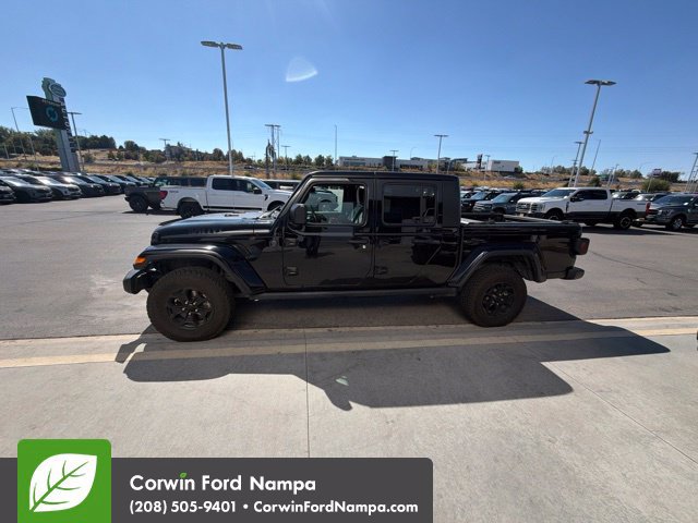 Used 2023 Jeep Gladiator Sport AWD/4WD image 4