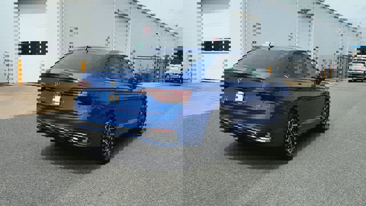 Used 2024 Volkswagen Jetta SEL image 8
