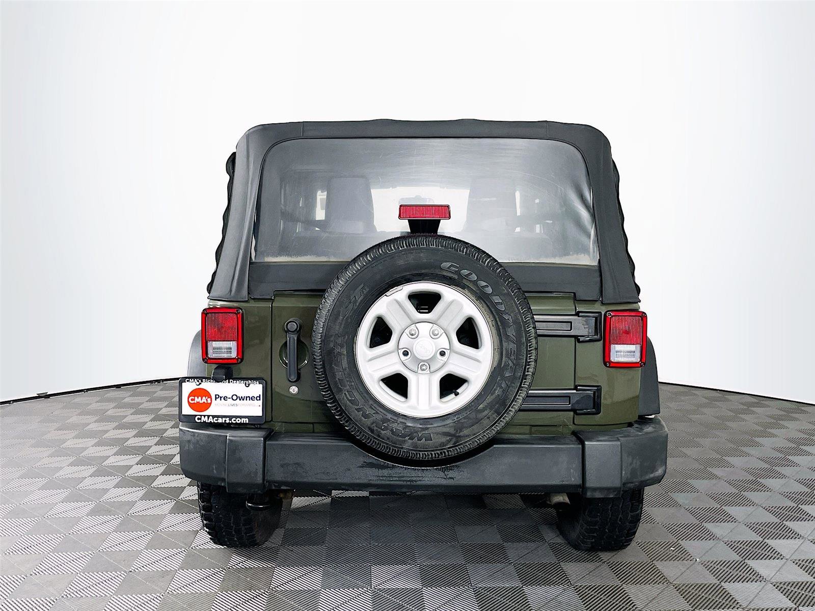 Used 2015 Jeep Wrangler Sport image 7