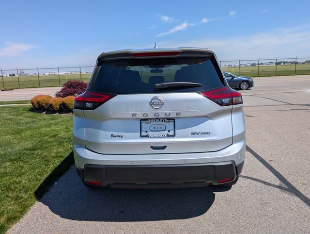Used 2024 Nissan Rogue SV AWD/4WD image 8