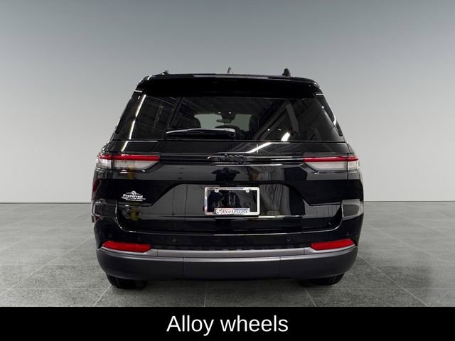 New 2026 Jeep Grand Cherokee Altitude image 26