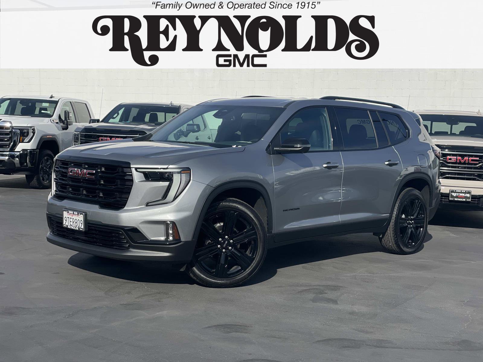 Used 2025 GMC Acadia Elevation w/ Elevation Premium Package