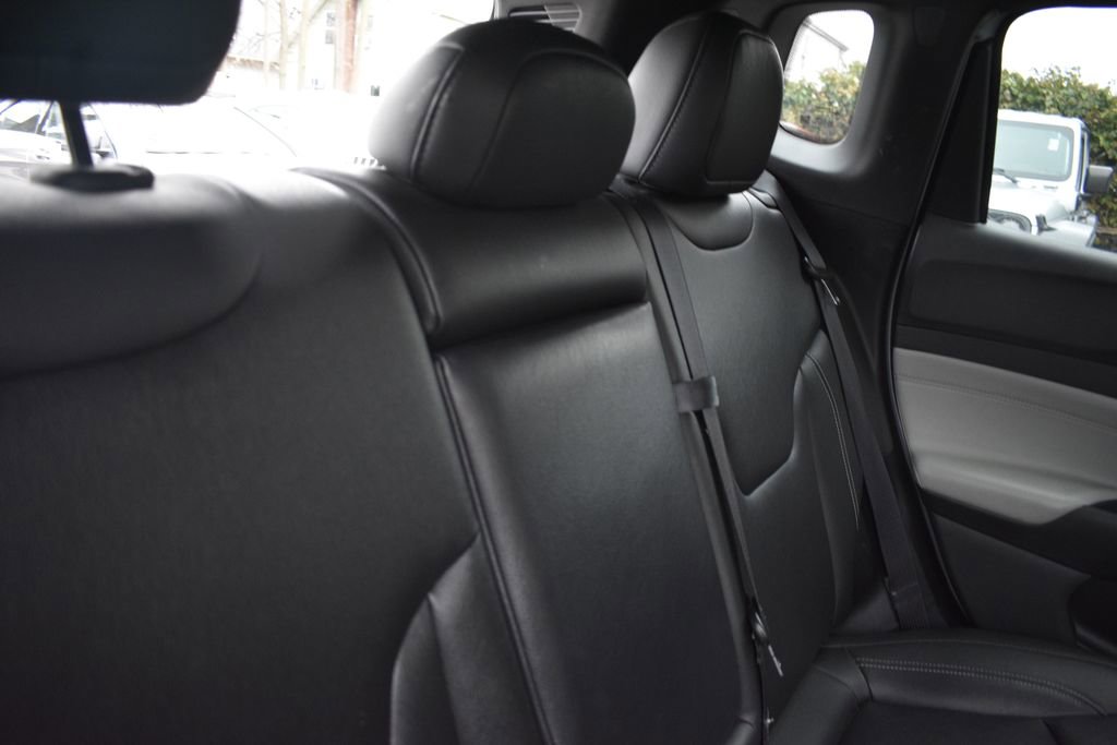 Used 2025 Jeep Compass Limited image 25