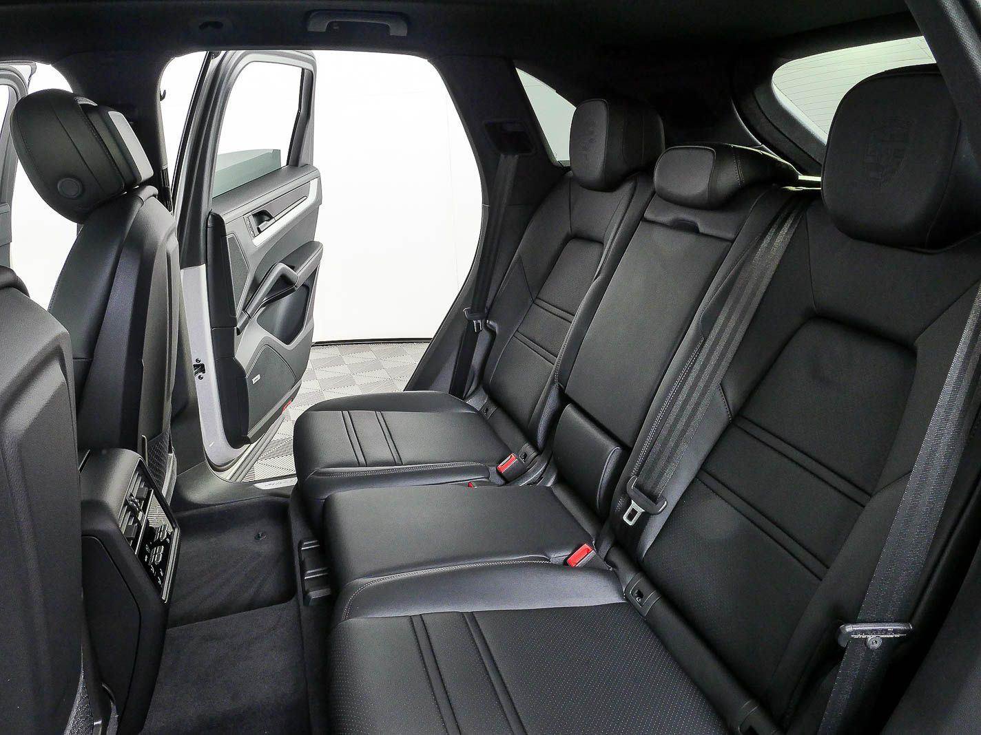 New 2026 Porsche Cayenne AWD/4WD image 22