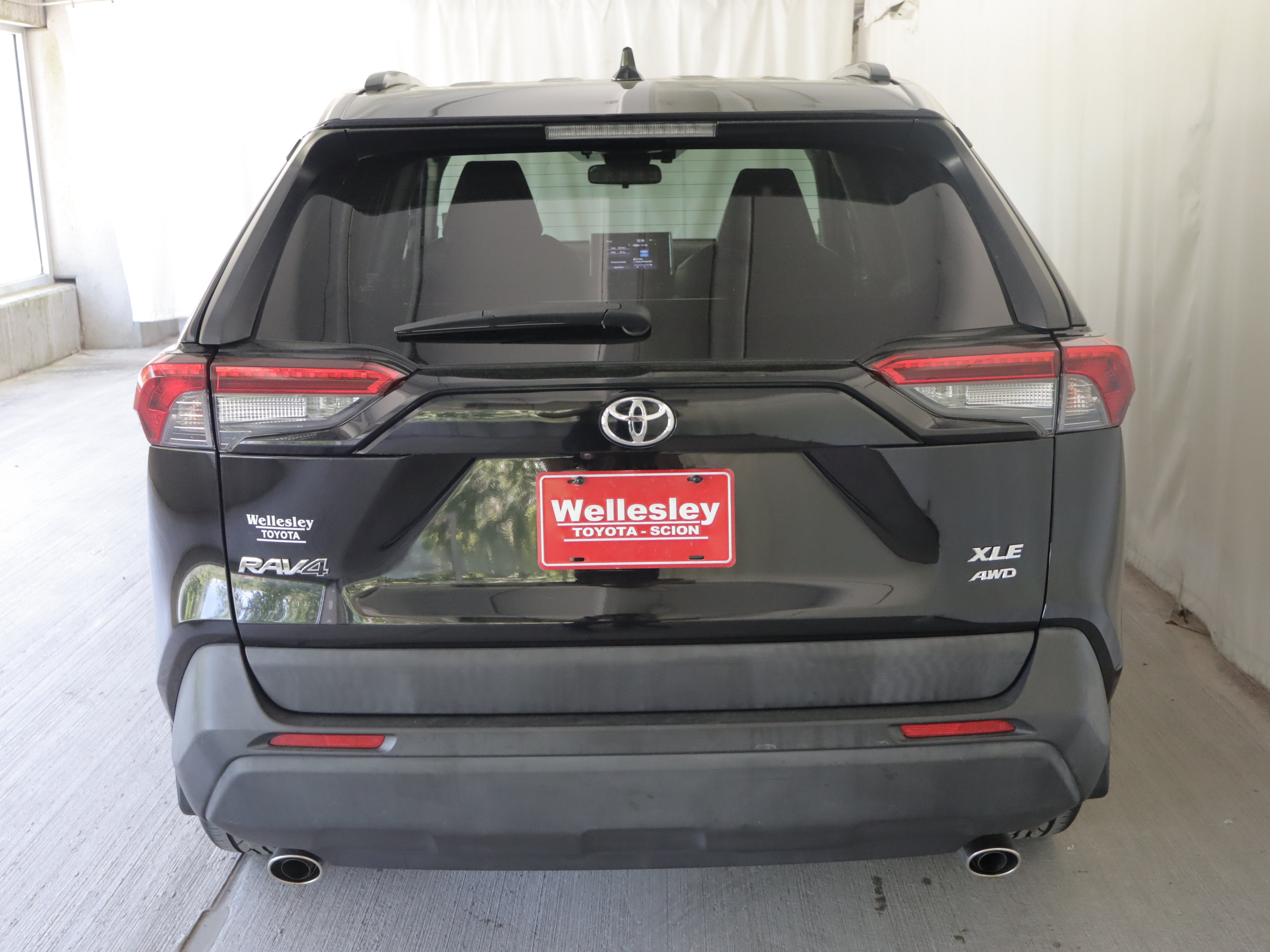 Used 2019 Toyota RAV4 XLE Premium w/ Cold Weather Package AWD/4WD image 27