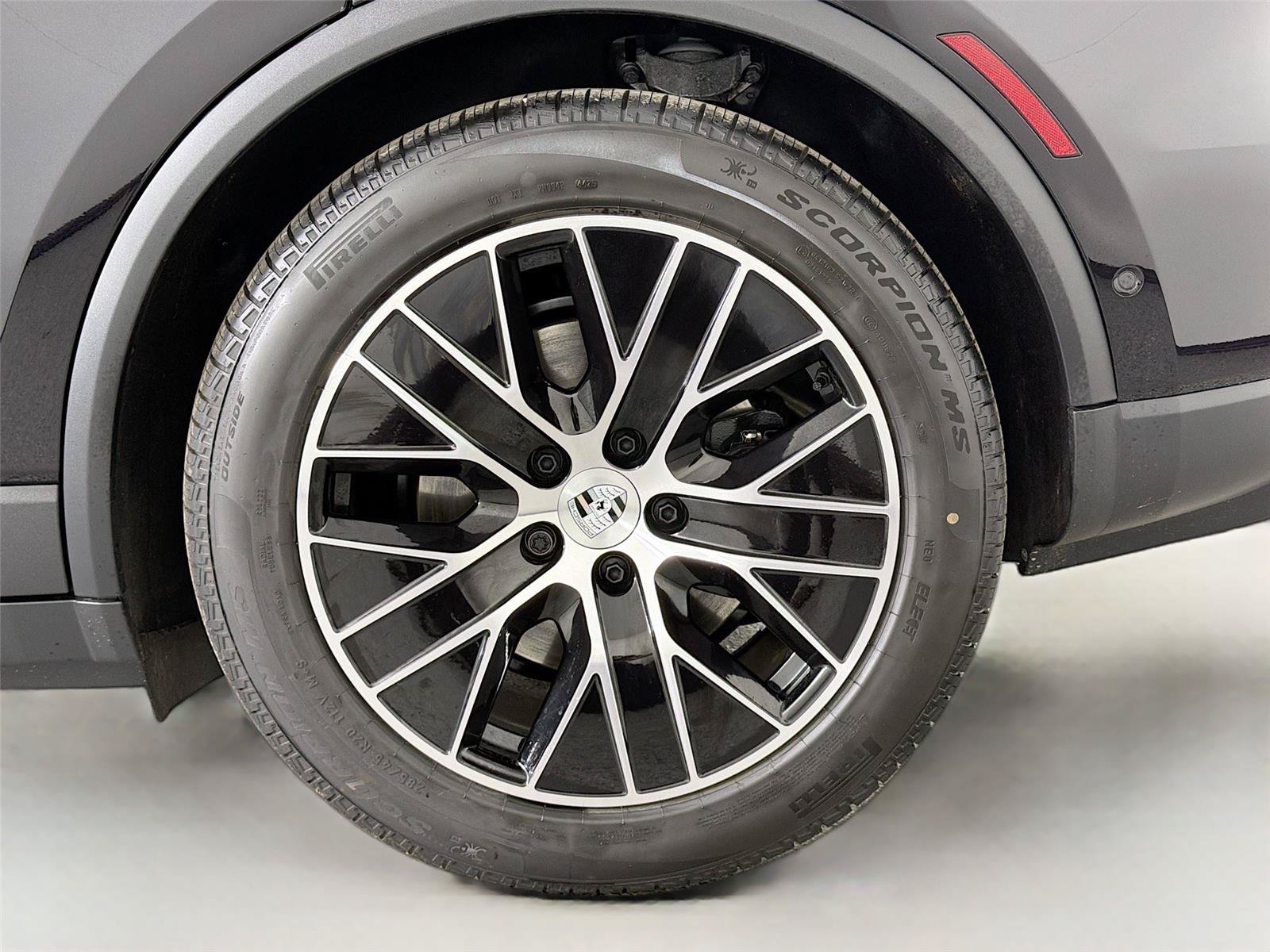 Certified 2026 Porsche Macan 4 Electric AWD/4WD image 12