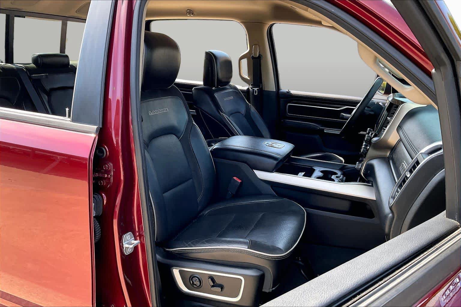 Used 2019 RAM 1500 Laramie AWD/4WD image 9