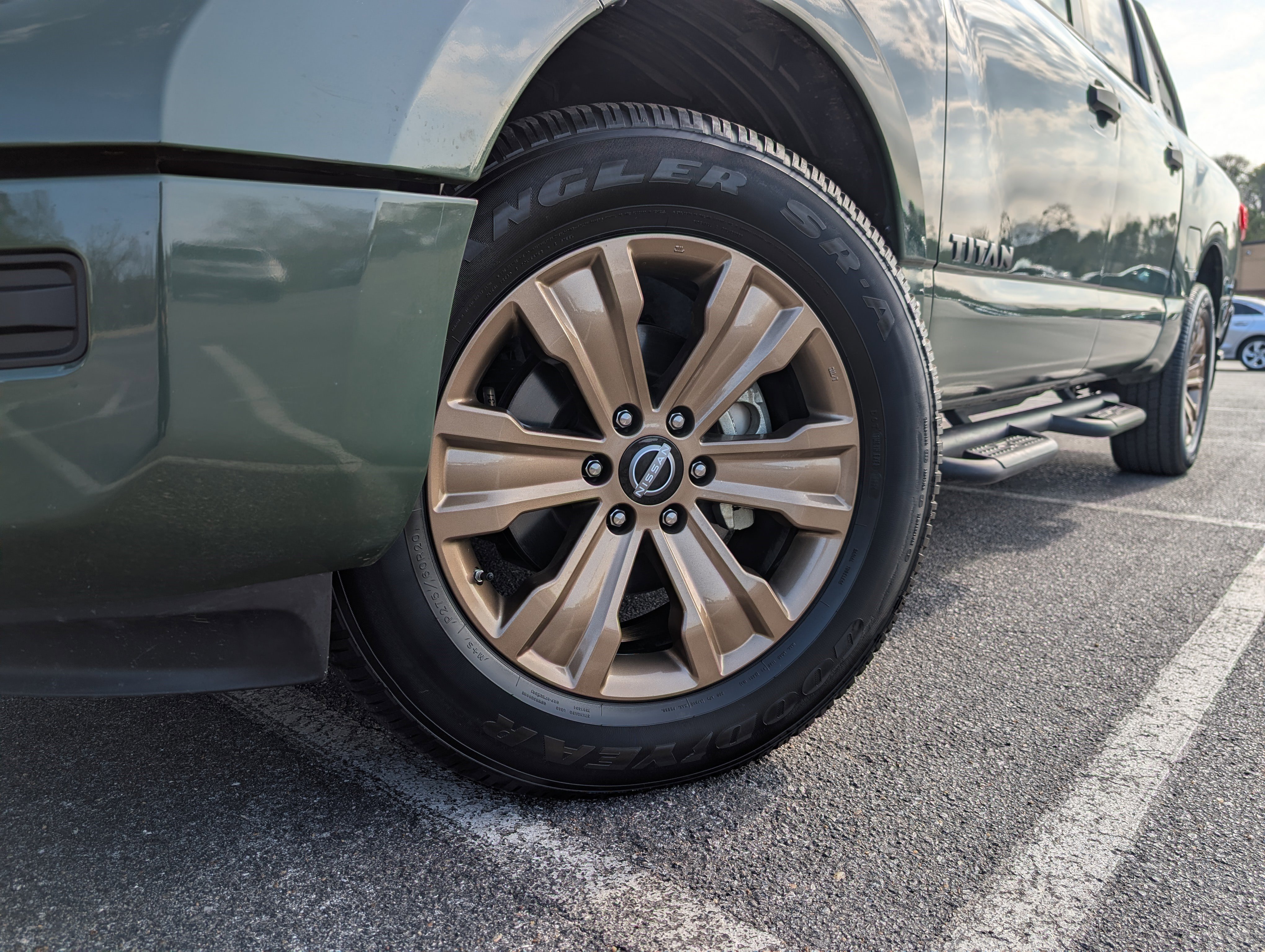 Used 2024 Nissan Titan SV w/ SV Bronze Edition Package image 33