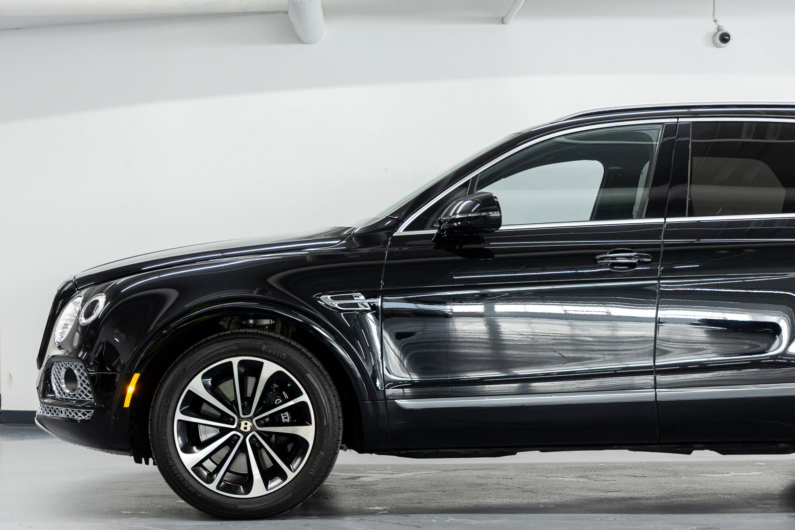 Used 2020 Bentley Bentayga image 14