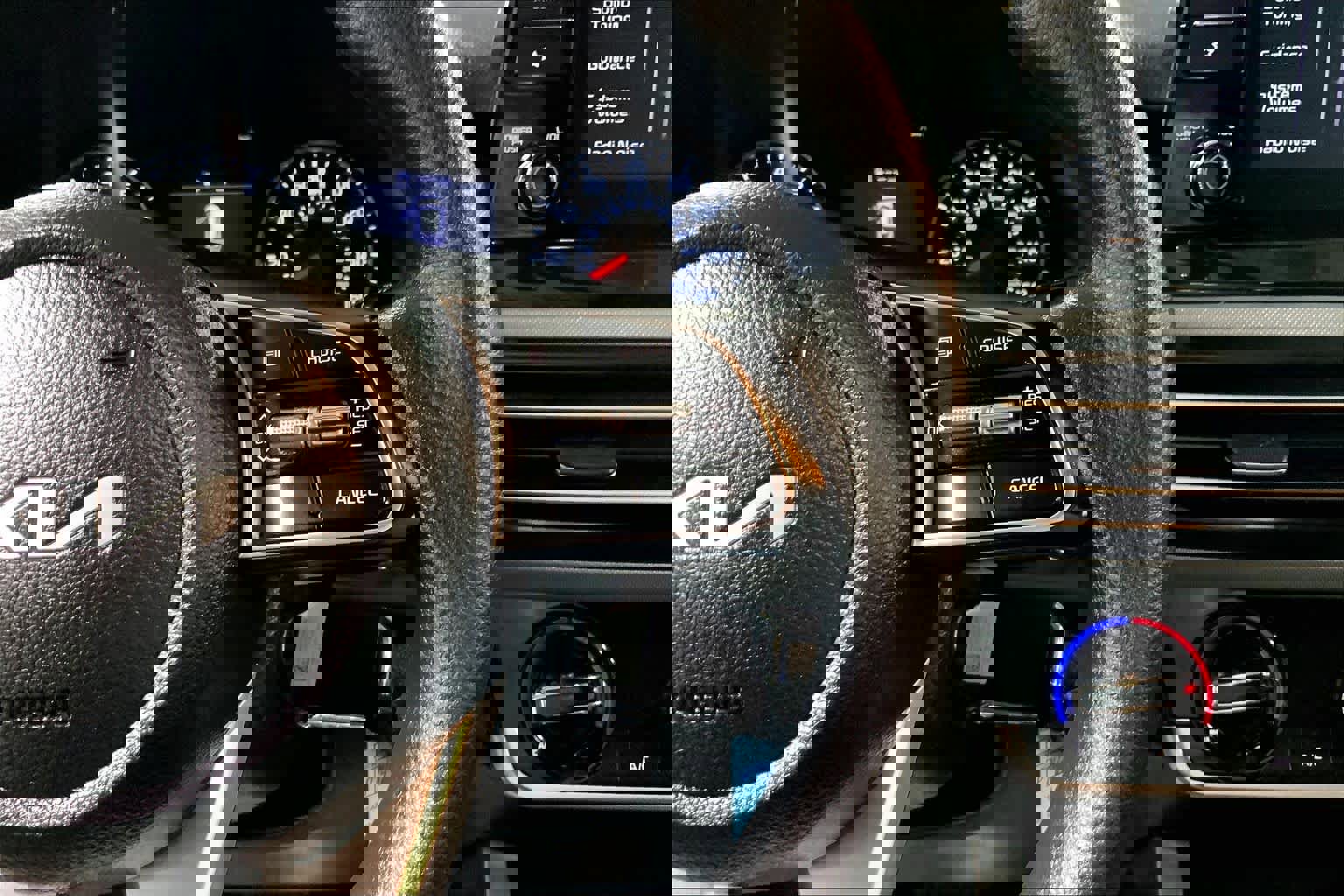 Used 2023 Kia Seltos LX image 25