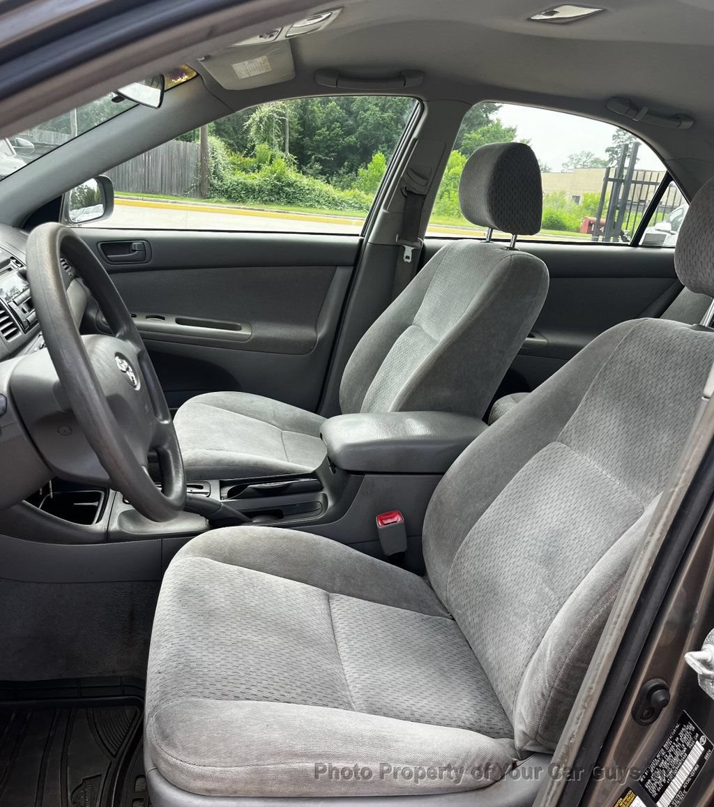 Used 2004 Toyota Camry FWD image 11