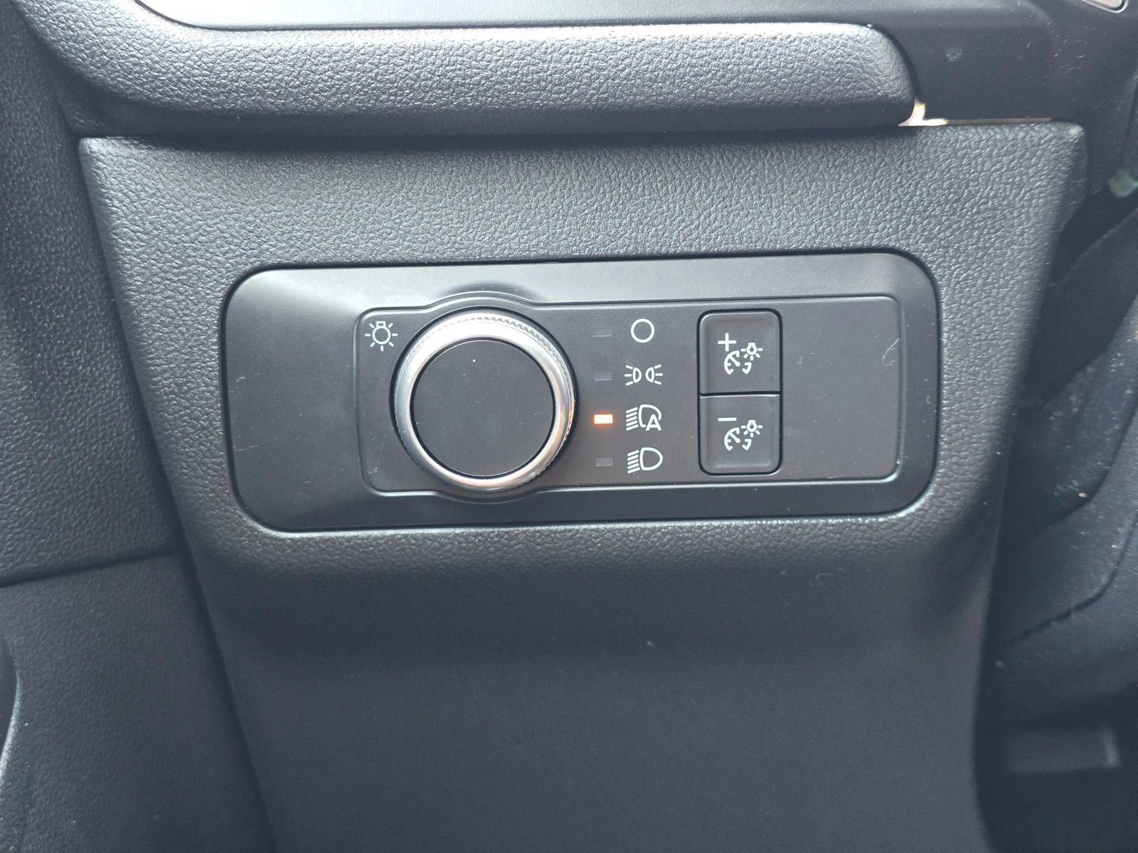 Used 2020 Ford Escape SE FWD image 28