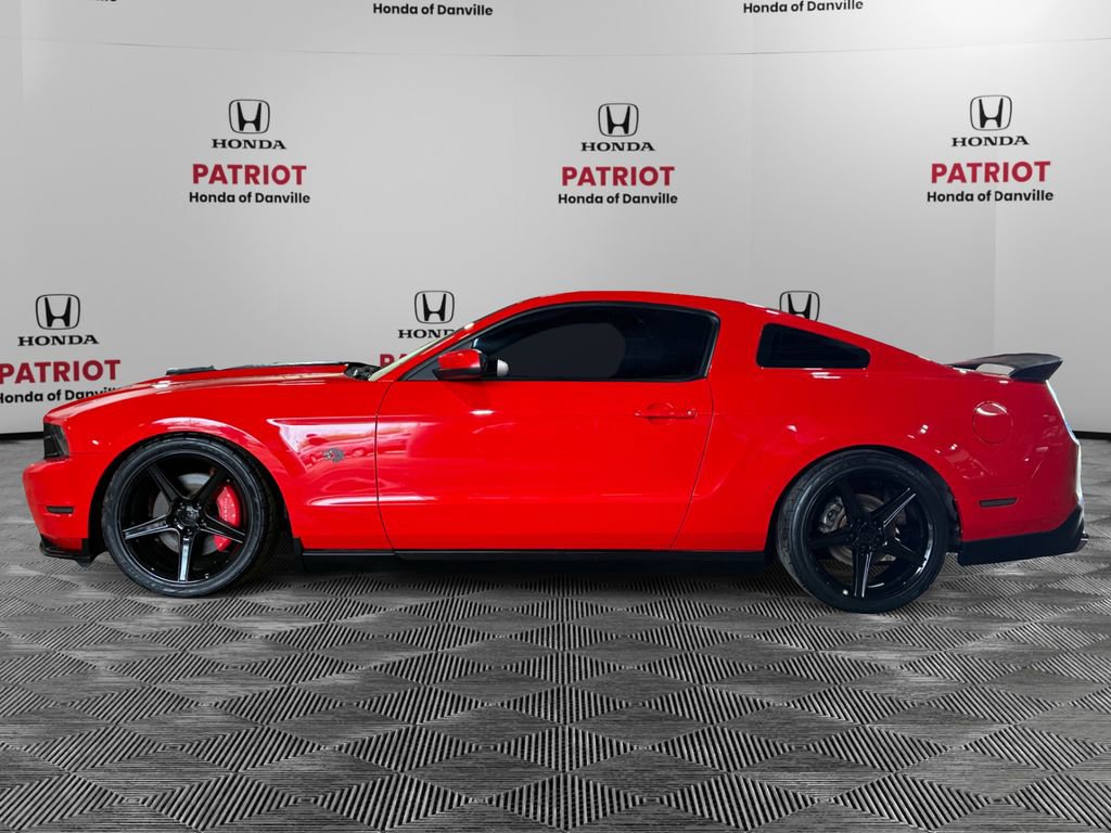 Used 2011 Ford Mustang GT Premium image 2