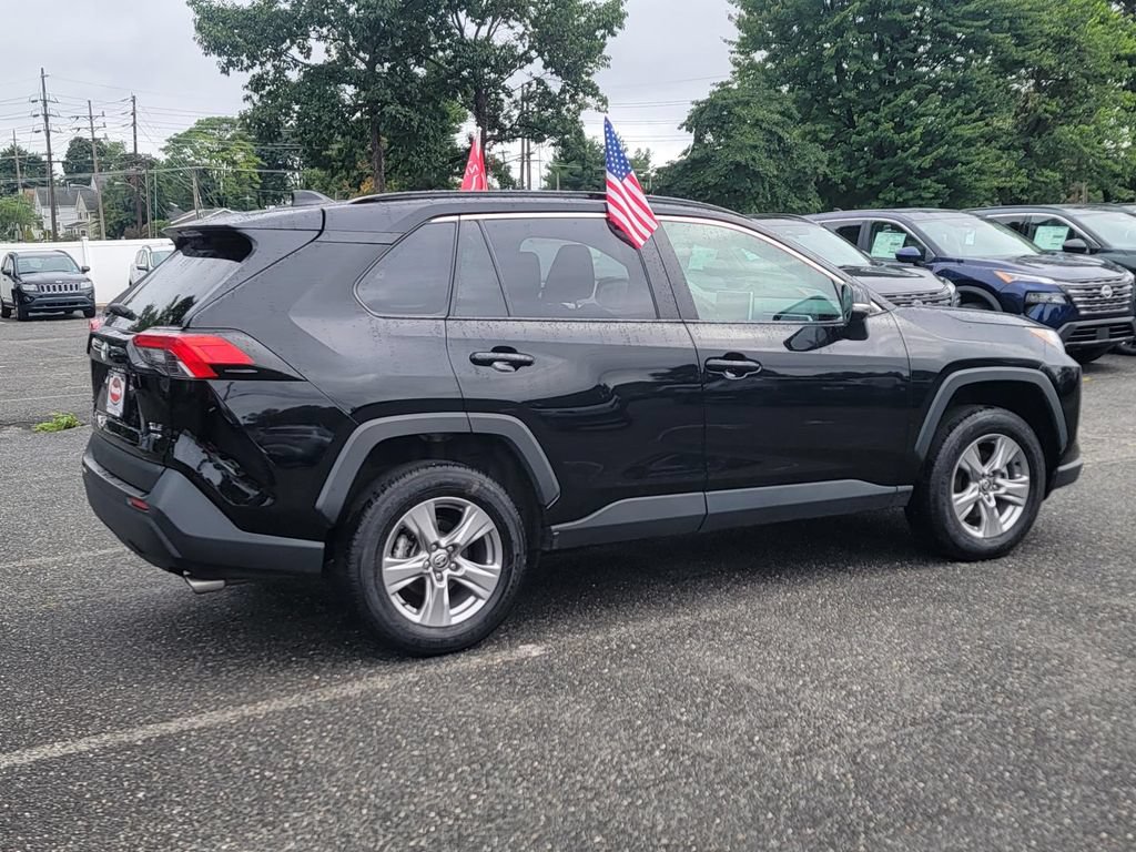 Used 2025 Toyota RAV4 XLE AWD/4WD image 9
