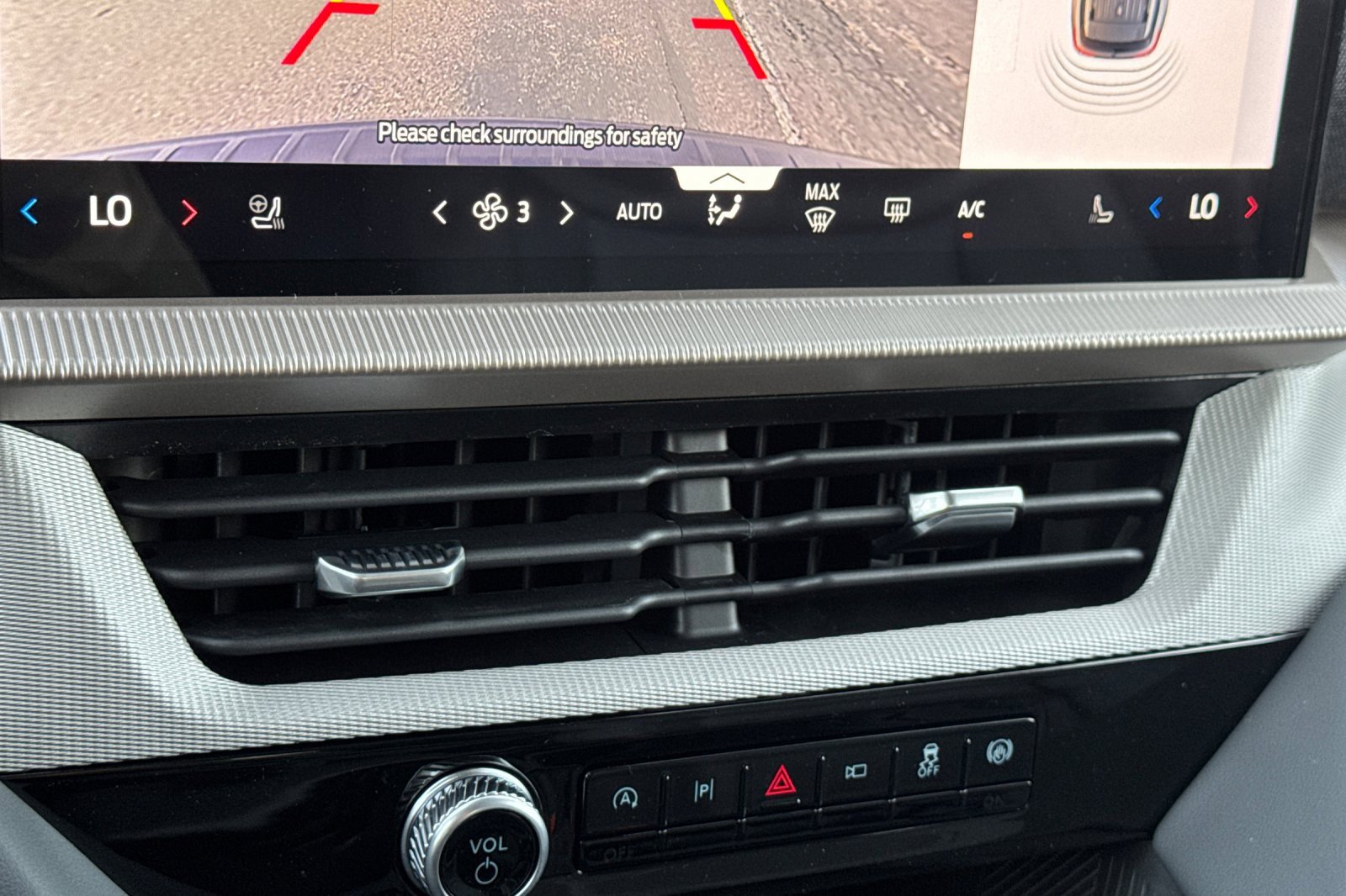 New 2026 Ford Explorer Active w/ Active Comfort Package image 21